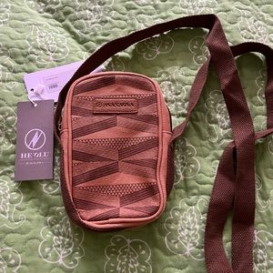 Brand new Manaola crossbody